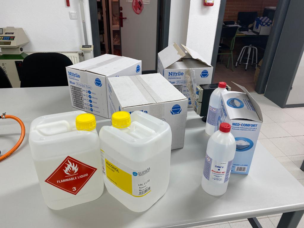 Material sanitario IES Biocliamtico